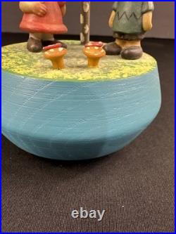 ANRI Peanuts Charlie Brown Lucy Wooden Music Box Italy 1972 Rose Garden VTG