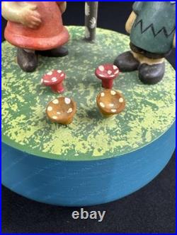 ANRI Peanuts Charlie Brown Lucy Wooden Music Box Italy 1972 Rose Garden VTG