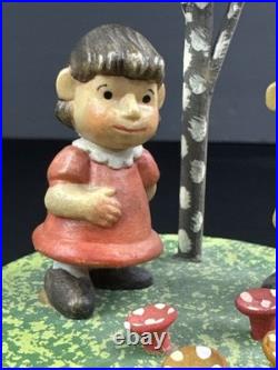 ANRI Peanuts Charlie Brown Lucy Wooden Music Box Italy 1972 Rose Garden VTG
