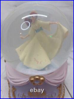 Anastasia San Francisco Music Box Company Snow Globe Once Upon A December 1997