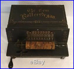 Antique GEM ROLLER ORGAN, 5 Rolls Included, Works, Nice Condition