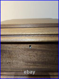 Antique/Vintage 19th C. REGINA Victorian Table Top Music Box -Plays 15.5 Discs