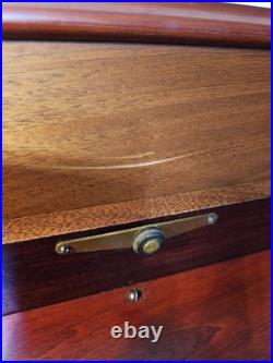 Antique/Vintage 19th C. REGINA Victorian Table Top Music Box -Plays 15.5 Discs