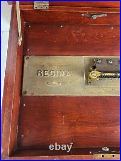 Beautiful Regina Mahogany Music Box 15 1/2 Speed Control Mirrored Back