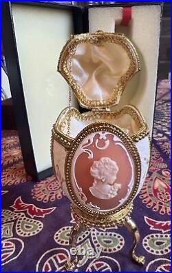 Cameo Jeweled Real Ostrich Egg Pedestal Hinged Box, MUSIC BOX Rhinestones VTG Cameo Jeweled Real Ostrich Egg Pedestal Hinged Box, MUSIC BOX Rhinestones VTG