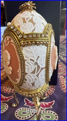 Cameo Jeweled Real Ostrich Egg Pedestal Hinged Box, MUSIC BOX Rhinestones VTG Cameo Jeweled Real Ostrich Egg Pedestal Hinged Box, MUSIC BOX Rhinestones VTG