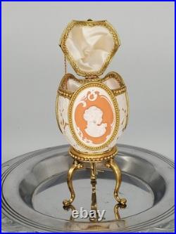 Cameo Jeweled Real Ostrich Egg Pedestal MUSIC BOX Rhinestones Vintage Works