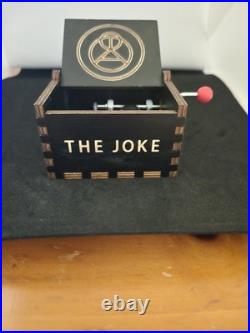 Coheed & Cambria music box plays The Joke, brand new from the most recent tour