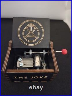 Coheed & Cambria music box plays The Joke, brand new from the most recent tour