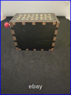 Coheed & Cambria music box plays The Joke, brand new from the most recent tour