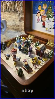 Danbury Mint the Peanuts Merry Christmas Charlie Brown Music Box Danbury Mint the Peanuts Merry Christmas Charlie Brown Music Box