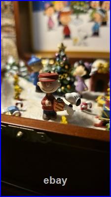 Danbury Mint the Peanuts Merry Christmas Charlie Brown Music Box Danbury Mint the Peanuts Merry Christmas Charlie Brown Music Box
