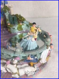 Disney Cinderella/Prince Charming Castle Ice Dancing Music Box withORIGINAL BOX