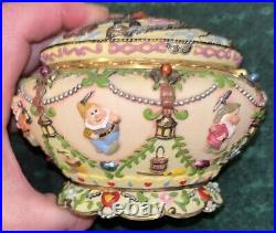 Disney Snow White & Seven Dwarfs Hinged Trinket Music Box, Rare Collector's Piece