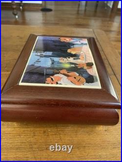 Disney musical jewelry box lady And The Tramp 1990 In Excellent Condition. Rare