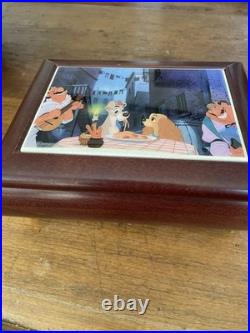 Disney musical jewelry box lady And The Tramp 1990 In Excellent Condition. Rare