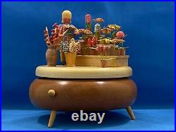 ERZGEBIRGE Music Box Lady with Flower Stand Wood Germany Leichsenring Thorens