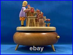 ERZGEBIRGE Music Box Lady with Flower Stand Wood Germany Leichsenring Thorens