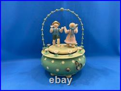 ERZGEBIRGE Wendt Kuhn THORENS Music Box Dancing Couple Carved Wood Germany vtg