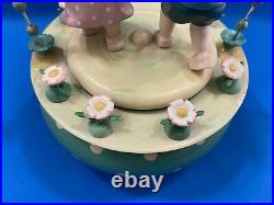 ERZGEBIRGE Wendt Kuhn THORENS Music Box Dancing Couple Carved Wood Germany vtg