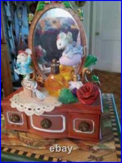 Enesco 1989 Bungalow Teapot Animated & Lighted Mouse House Music Box + Free 1994