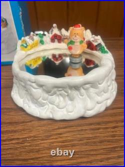 Enesco Christmas Around the World Music Box Magnetic Ice Skating Bear Works