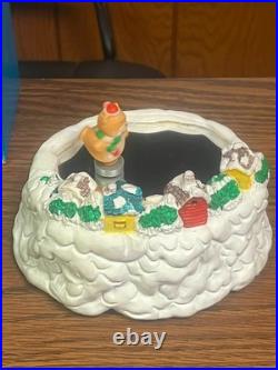 Enesco Christmas Around the World Music Box Magnetic Ice Skating Bear Works