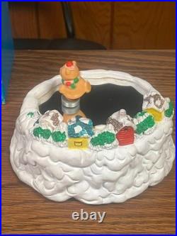 Enesco Christmas Around the World Music Box Magnetic Ice Skating Bear Works