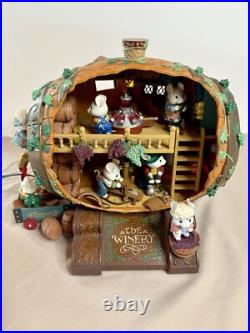 Enesco Grape Expectations Mice Winery Plays Finiculi Funicula Music Box, Video