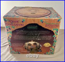 Enesco Grape Expectations Mice Winery Plays Finiculi Funicula Music Box, Video