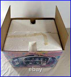 Enesco Grape Expectations Mice Winery Plays Finiculi Funicula Music Box, Video
