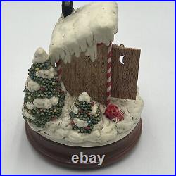 Enesco North Pole Village Music Box 876879 Santa Simon in the Outhouse Zimnicki