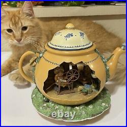 Enesco Teapot Bungalow Lighted Moving Music Whiskerflick Family Mice House VIDEO