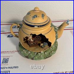 Enesco Teapot Bungalow Lighted Moving Whiskerflick Family Mice House Musical