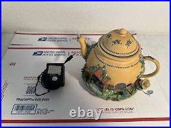 Enesco Teapot Bungalow Lighted Moving Whiskerflick Family Mice House Musical