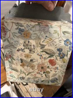 Handmade Working Venetian paper and wood musical theater box