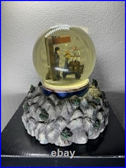 Harry Potter San Francisco Music Box Hogwarts Express Water Globe YELLOW WATER