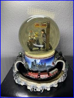 Harry Potter San Francisco Music Box Hogwarts Express Water Globe YELLOW WATER
