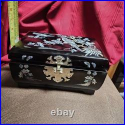 Korean Najeonchilgi (mother-of-pearl lacquerware) jewelry box Vintage