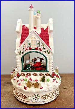 Lenox Holiday Santa's Bake Shop Music Box Christmas Centerpiece Works Great