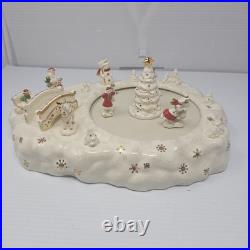 Lenox Mistletoe Park SKATING Ice POND Village Xmas Treasures 2008 FLAWS READ