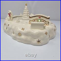 Lenox Mistletoe Park SKATING Ice POND Village Xmas Treasures 2008 FLAWS READ