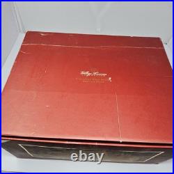 Lenox Mistletoe Park SKATING Ice POND Village Xmas Treasures 2008 FLAWS READ