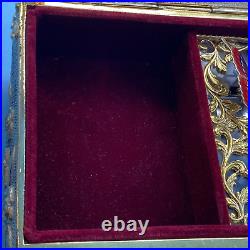 Linden Gold-Tone Music/Jewelry Box withBeveled/Etched Glass Animated Butterfly