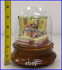 Mouse House Village NURSERY MUSICAL 1990 Enesco Small World of Music