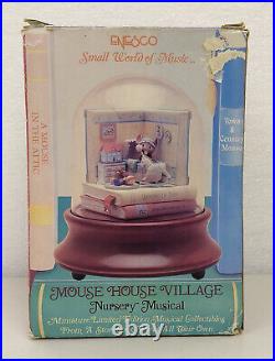 Mouse House Village NURSERY MUSICAL 1990 Enesco Small World of Music