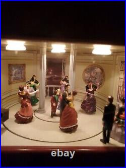 Mr. Christmas Symphonique 50 Song Symphonium Wooden Music Box Ballroom Dancers