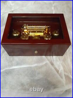 Mr christmas 5 bell 50 song music box used excellent condition