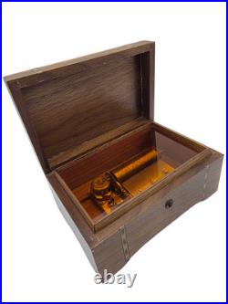 Music Box Reuge Swiss Movement 50Key Plays Smoke in your Eyes Long version vid