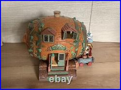 NIB Enesco Grape Expectations Mice Winery Plays Finiculi Funicula Music Box READ